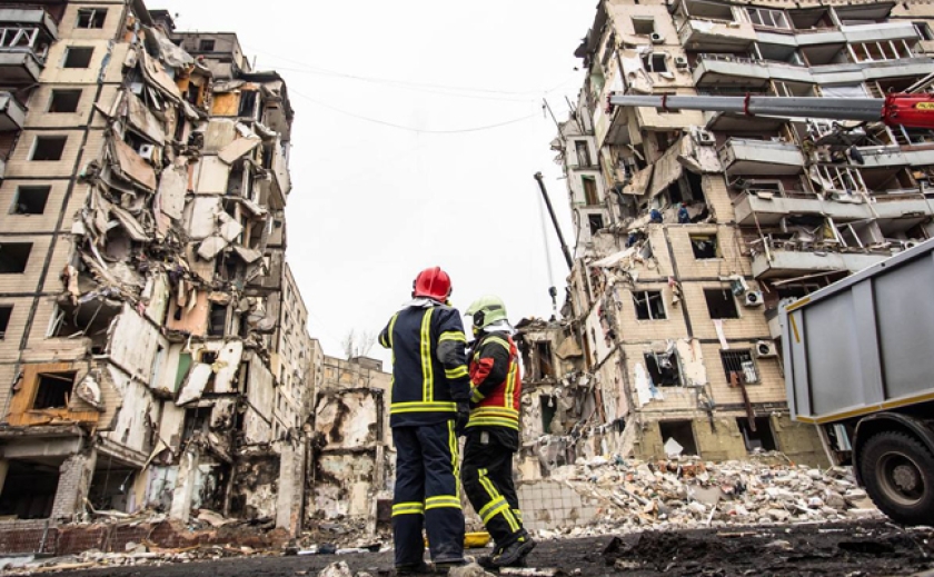 90% завалів розібрано: В Дніпрі триває пошуково-рятувальна операція на місці зруйнованого російською ракетою будинку