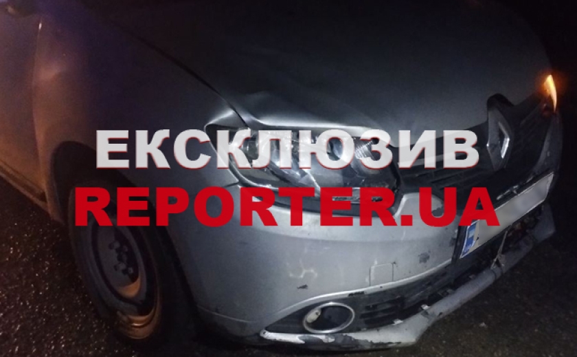 В центрі Дніпра водій «Renault Logan MCV» збив чоловіка