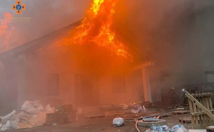 У Новоолександрівці ліквідували масштабну пожежу у будинку