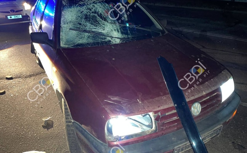 У Кривому Розі збили 18-річну дівчину і 64-річного чоловіка У Кривому Розі збили 18-річну дівчину і 64-річного чоловіка