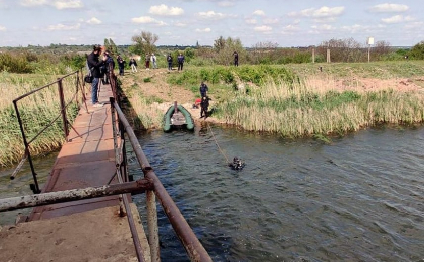 На Днепропетровщине водолазы десять часов искали тело утонувшего ребенка
