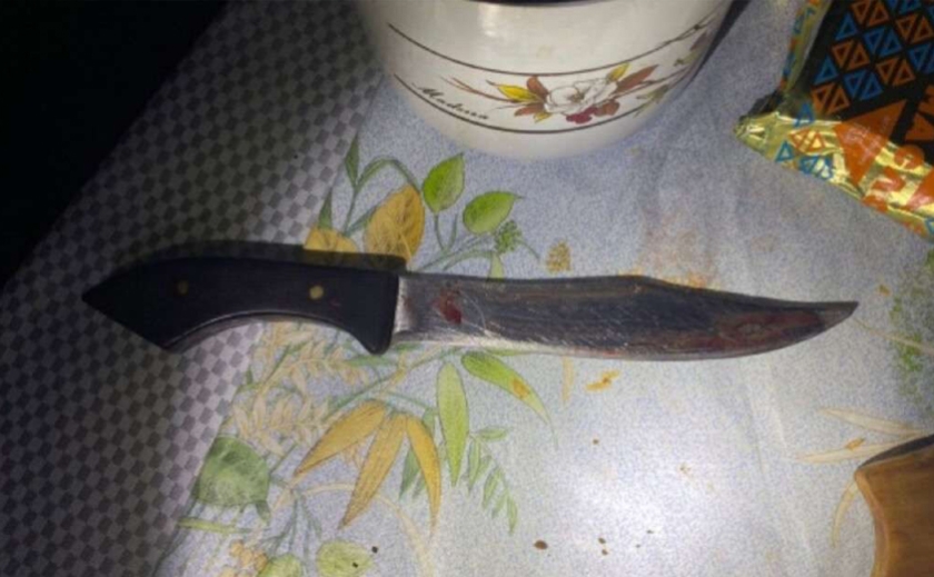 Встромив ножа у серце: 30-річний дніпрянин вбив власного батька