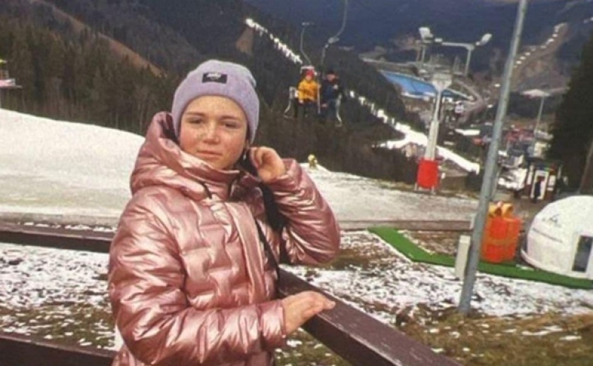 Розшукує поліція та рідні: В Дніпрі не прийшла додому 14-річна Анастасія Літвяк