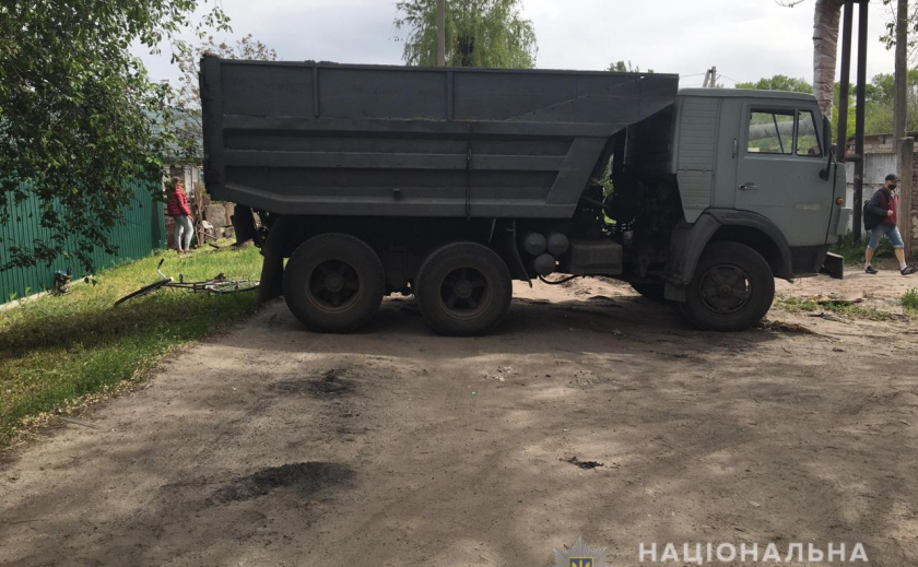 В Павлограде угонщик на грузовике сбил велосипедистку