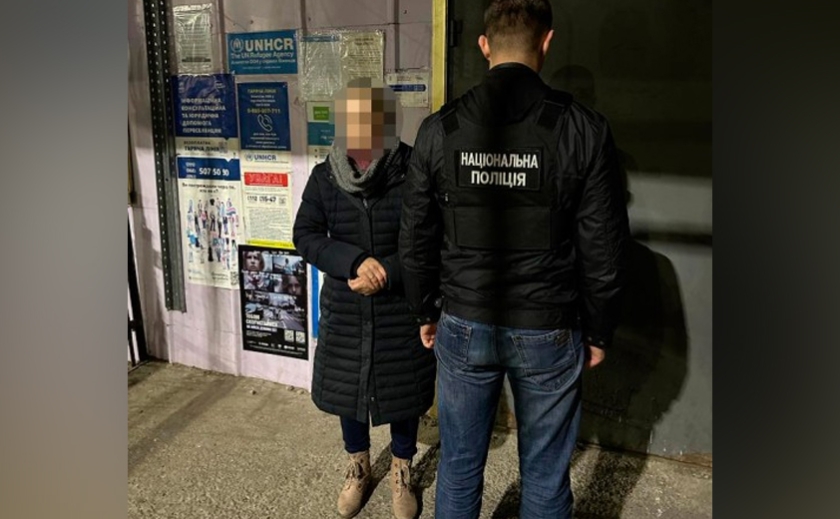 Міграційна поліція Дніпра видворила за межі країни двох нелегалів з Казахстану та РФ