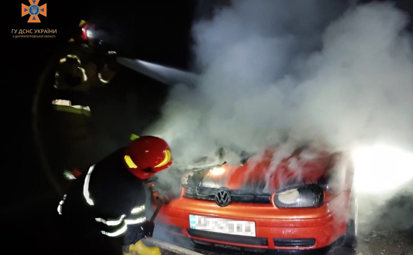 Вогнеборці Дніпропетровщини ліквідували займання легкового автомобіля