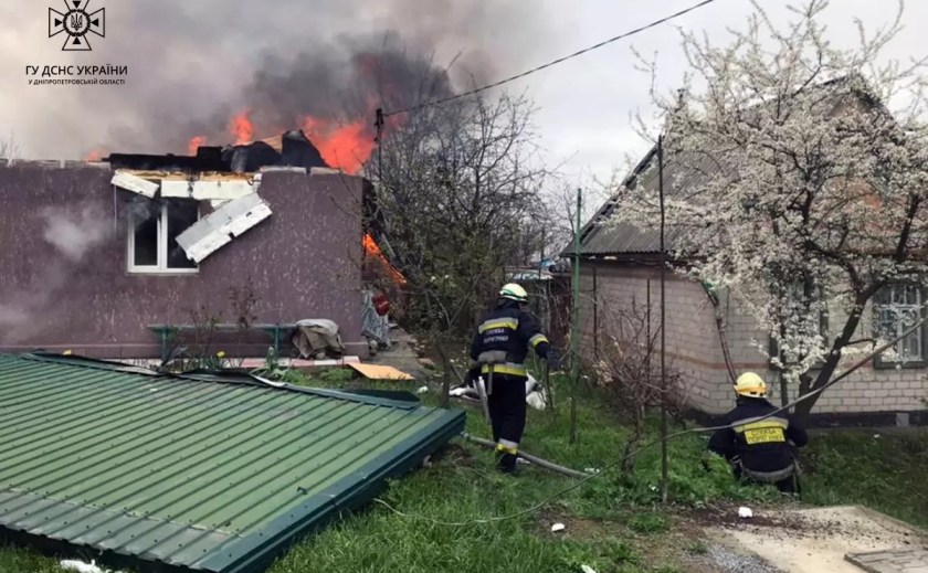У Дніпрі вибухнув та загорівся будинок: є загиблий