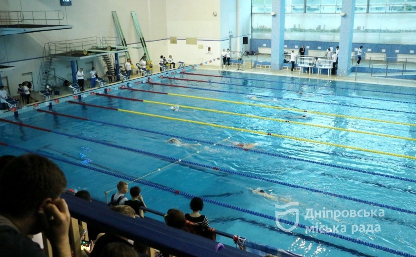 Понад 700 спортсменів беруть участь у Чемпіонаті міста з плавання у Дніпрі