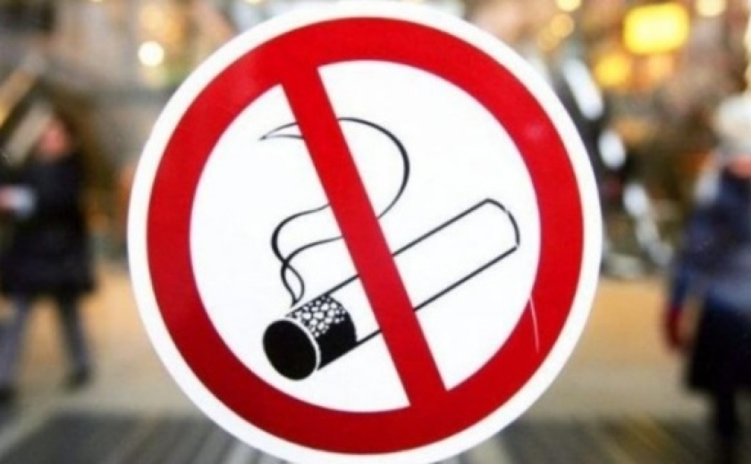 Куріння заборонено: В Україні відновили перевірки кафе, барів та ресторанів