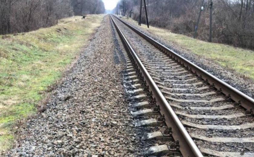 У Новокодацькому районі Дніпра потяг на смерть збив чоловіка
