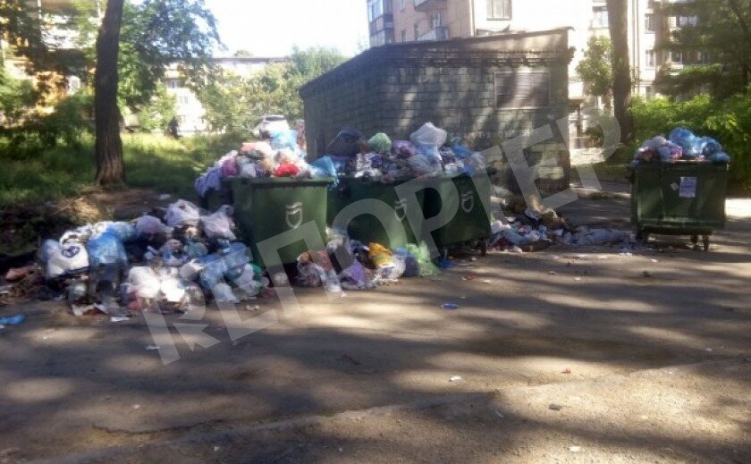 Думали, помер... Ещё живого днепрянина выбросили на помойку 18+