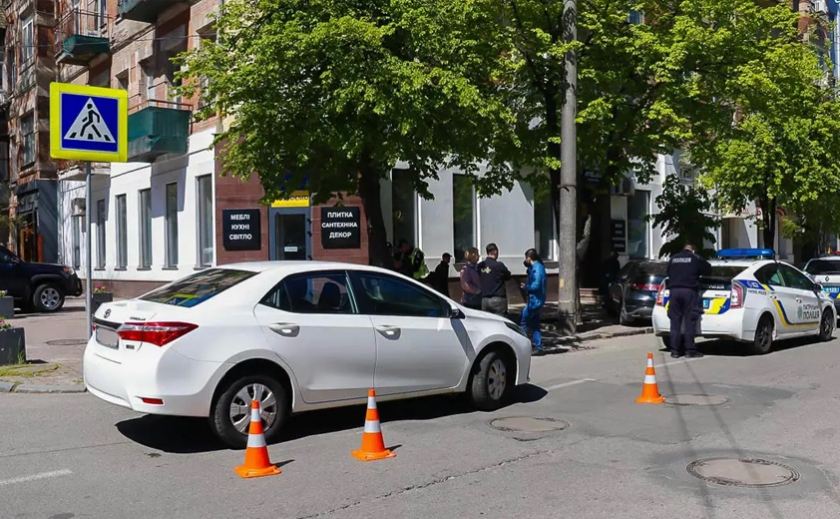 У Дніпрі водій «Toyota» збив жінку: потерпілу госпіталізовано до лікарні