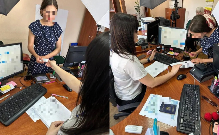 У Дніпрі жінка вперше за 22 роки отримала паспорт