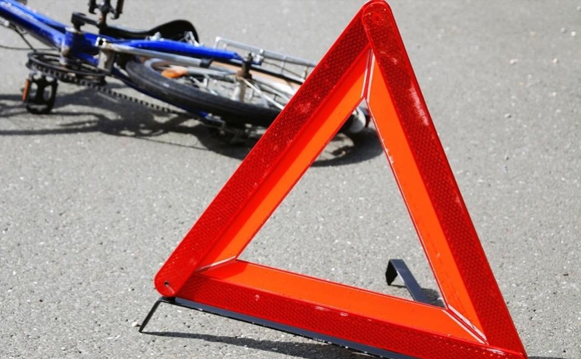 Водій Mercedes на смерть збив 15-річного велосипедиста на трасі М-30 у напрямку Дніпра