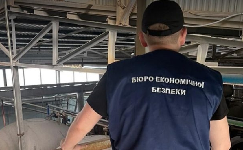На Дніпропетровщині викрито підпільний спиртозавод зі щоденним оборотом у 20 тонн