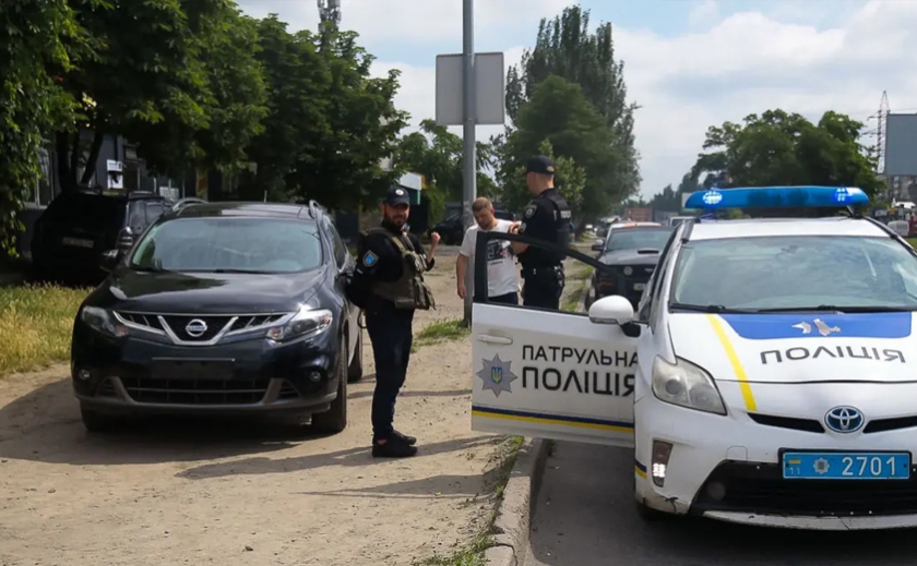 На Донецькому шосе у Дніпрі Nissan збив жінку на тротуарі