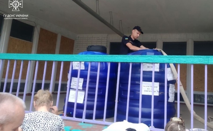 Рятувальники Дніпропетровщини продовжують здійснювати підвіз води для населення