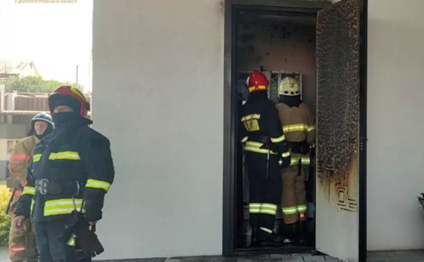 Надзвичайники Дніпра ліквідували пожежу у житловому будинку