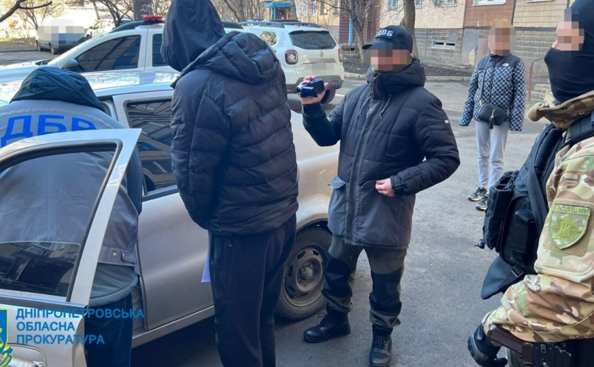 Налагодили наркобізнес зі щомісячним обігом у 5 млн грн: на Дніпропетровщині судитимуть учасників злочинної організації