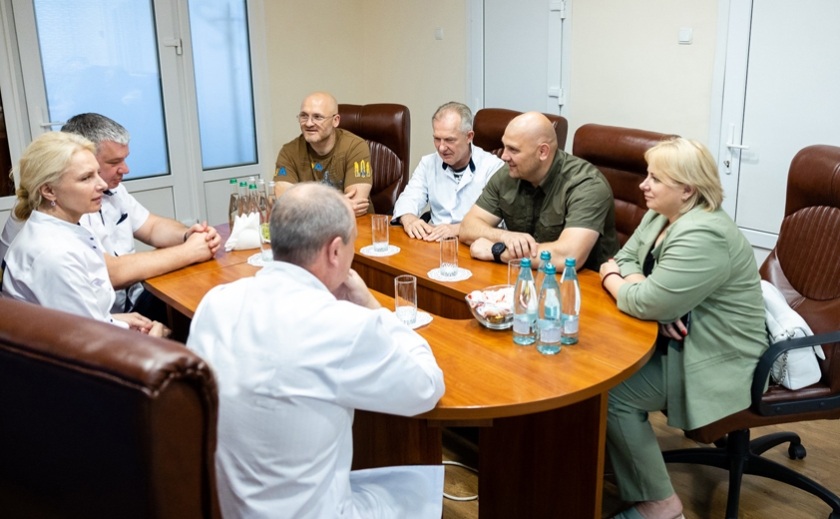 Троє лікарів Дніпропетровщини вирушили в Херсонську область допомогти колегам Троє лікарів Дніпропетровщини вирушили в Херсонську область допомогти колегам