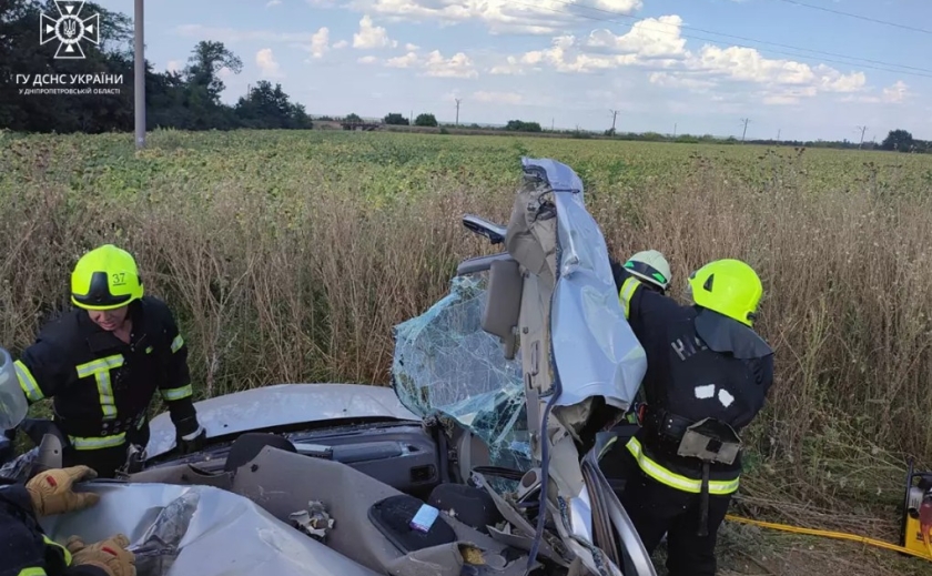 Водійка загинула: у Павлоградському районі зіткнулися легковик Nissan Primera та вантажний автомобіль Renault