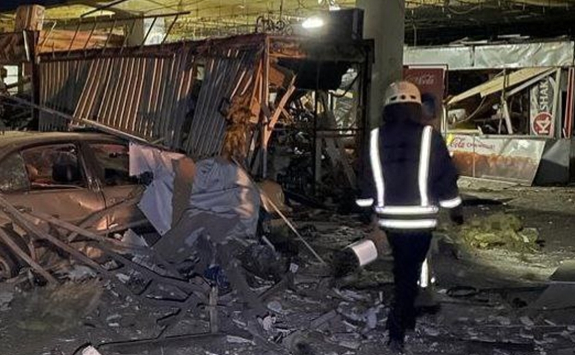 Серед ночі – потужні вибухи у Дніпрі: внаслідок обстрілу постраждали 7 людей