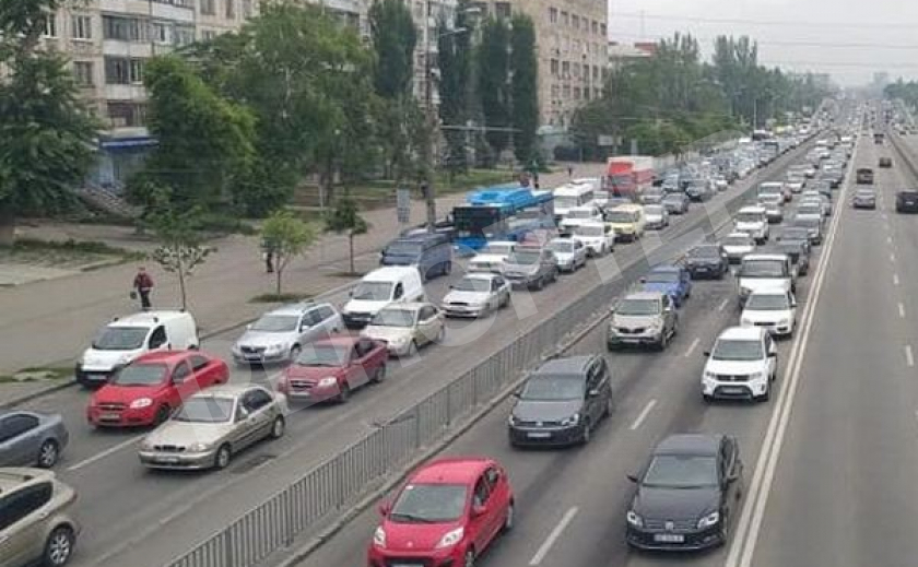 Днепровский транспортный коллапс и вчерашний раскрадаш, оказывается, абсолютно разные вещи