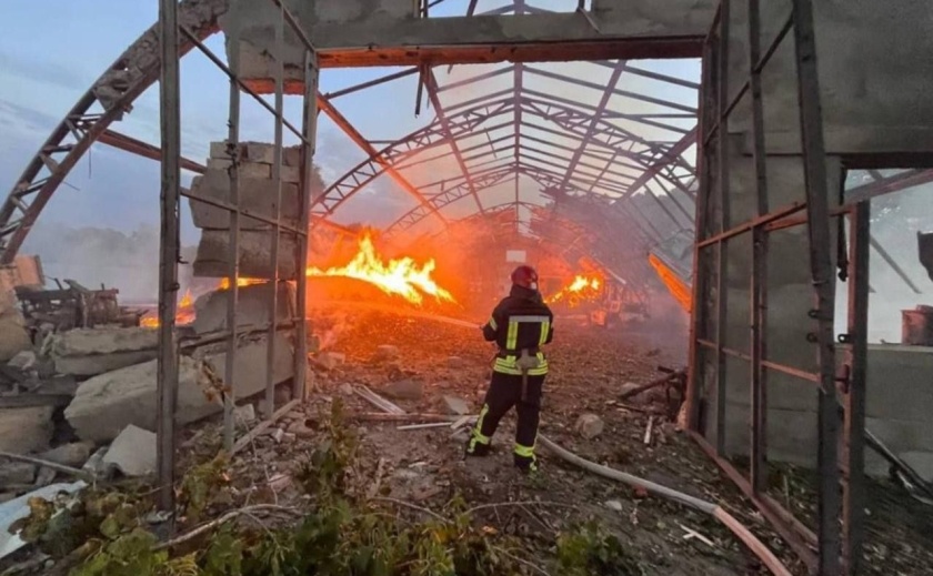 Ранок на Дніпропетровщині почався з ворожої атаки: ворог влучив по об’єкту інфраструктури Ранок на Дніпропетровщині почався з ворожої атаки: ворог влучив по об’єкту інфраструктури