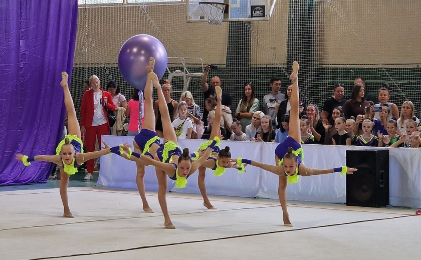 Дніпрянки здобули перемогу на чемпіонаті з художньої гімнастики у Києві