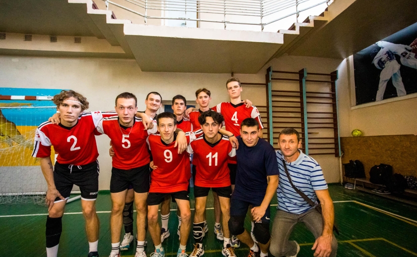 На Дніпропетровщині визначили кращу студентську команду з волейболу