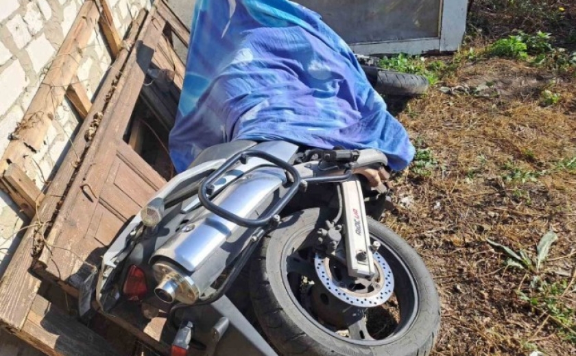 Вкрав мотоцикл та втік: поліцейські Дніпра менше ніж за годину розшукали зловмисника
