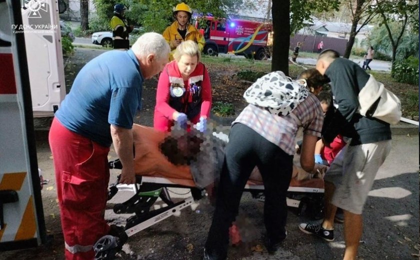 На пожежі у центрі Дніпра врятували 76-річну власницю квартири