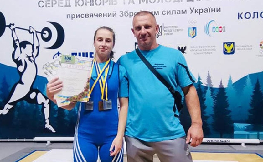 Важкоатлетка з Дніпра стала триразовою призеркою чемпіонату України