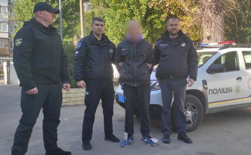 До 15 років тюрми: поліцейські Дніпра затримали неповнолітнього хлопця за вбивство 47-річного чоловіка
