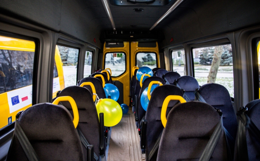 У Дніпрі запровадили обмеження на проїзд пільговиків в автобусах: подробиці