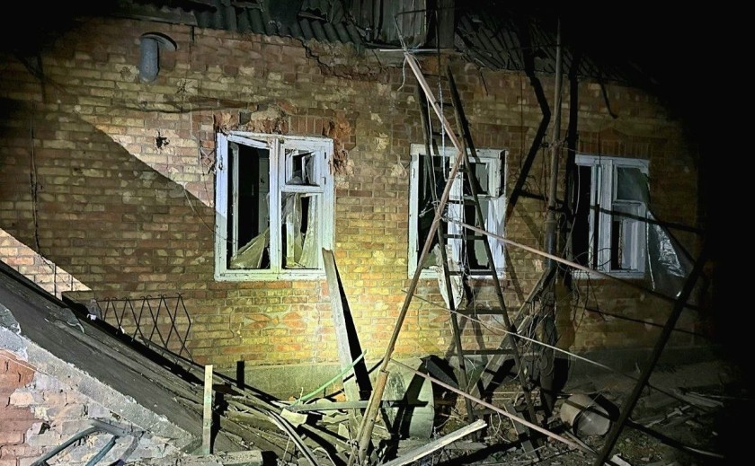 Над Дніпропетровщиною вночі збили 4 безпілотники, але ударів знову зазнав Нікополь Над Дніпропетровщиною вночі збили 4 безпілотники, але ударів знову зазнав Нікополь