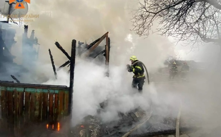 У Запоріжжі протягом дня горіли дві господарчі споруди У Запоріжжі протягом дня горіли дві господарчі споруди