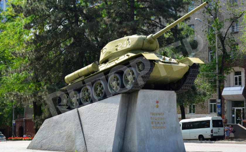 В днепровском метро будет курсировать танк?