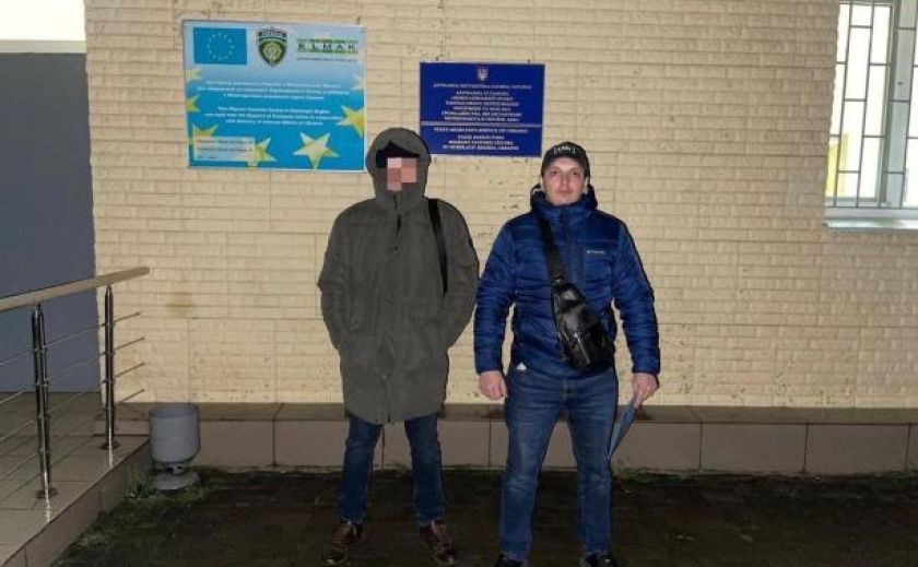 У Дніпрі міграційники викрили росіянина, який нелегально жив в Україні