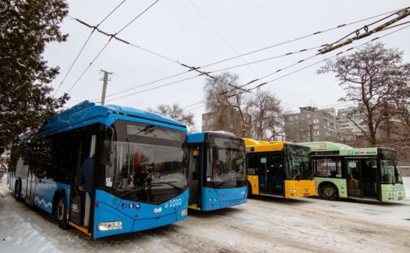 У Дніпрі 15 січня один з автобусів змінить маршрут