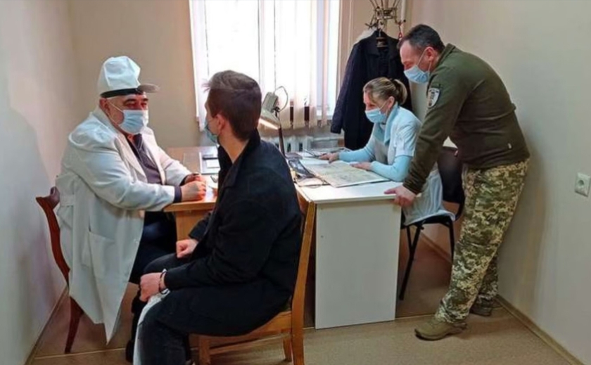 На Дніпропетровщині вдвічі зросла кількість людей непридатних до військової служби – НАЗК