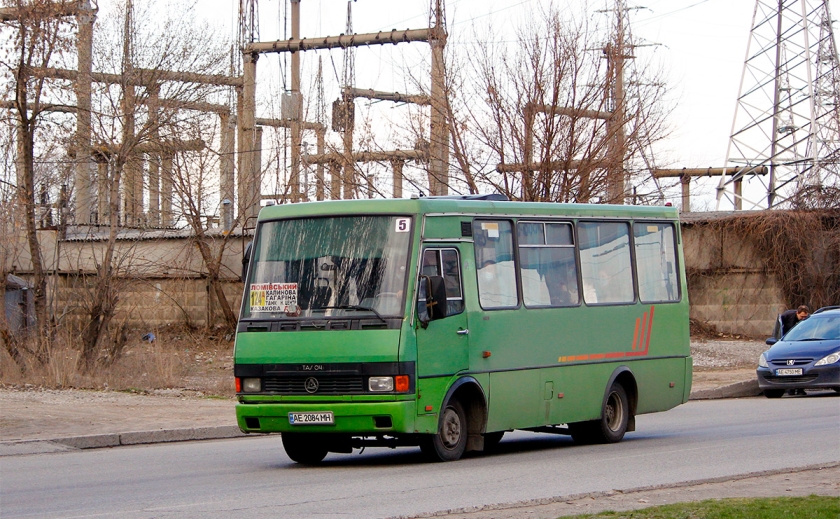 Переходив у недозволеному місці: у Дніпрі на Донецькому шосе людина потрапила під колеса автобуса