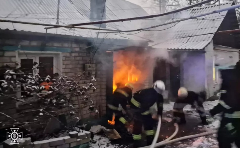 Зайнялися домашні речі: у Дніпрі на пожежі постраждав чоловік