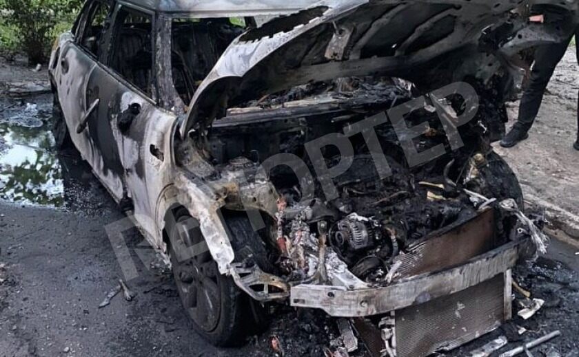 В Днепре неизвестные сожгли авто из Польши