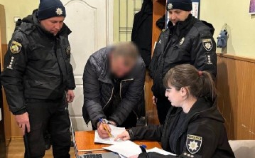 За розбійний напад на подружжя поліцейські Дніпра затримали місцевого мешканця