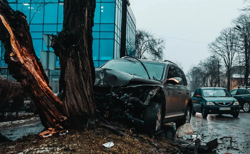 На вулиці Січових Стрільців у Дніпрі зіткнулись Volkswagen та Audi: є постраждалі