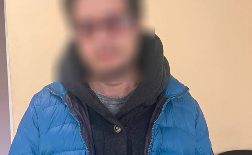 Крав товари з полиць магазинів: поліцейські Дніпра повідомили про підозру чоловіку
