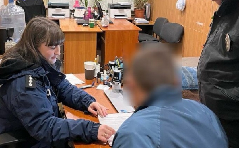 Скоїв декілька крадіжок із торгівельних закладів: поліцейські Дніпра затримали зловмисника