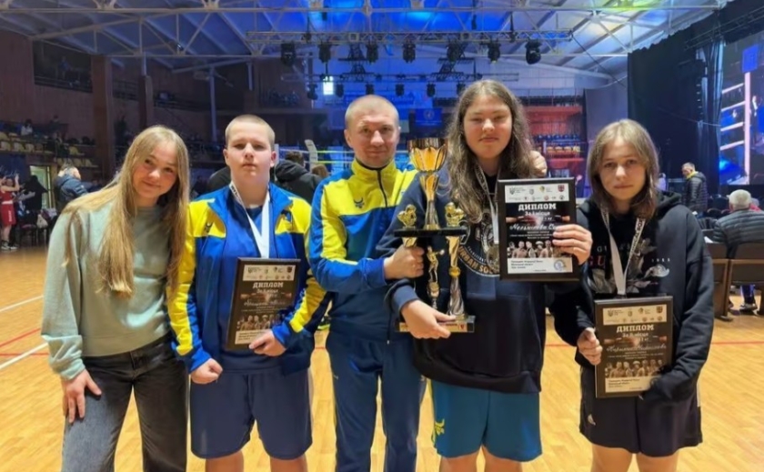 Молоді боксери з Дніпропетровщини вибороли три медалі на Чемпіонаті України