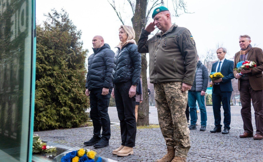 Дніпро відвідала міністр оборони Нідерландів Кайса Оллонґрен